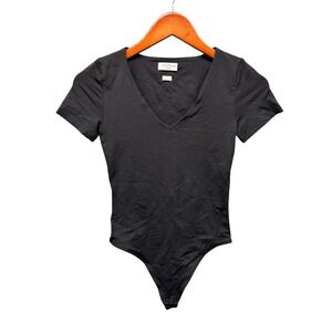 Aritzia Babaton Contour V Neck Bodysuit Women's Small Black Short Sleeve
